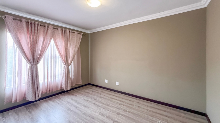 4 Bedroom Property for Sale in Birdwood Estate North West